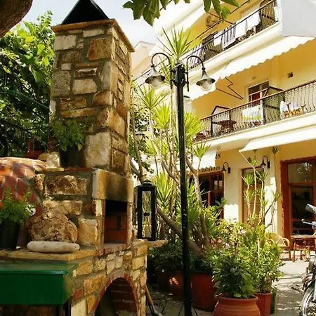 Πανσιόν Piatsa Michalis 4*