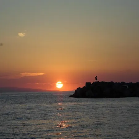 Πανσιόν Piatsa Michalis 4*