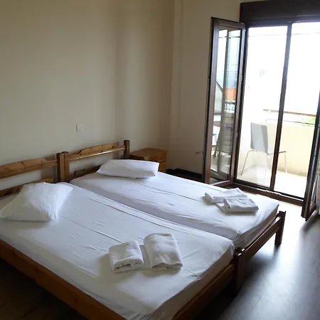 Πανσιόν Piatsa Michalis