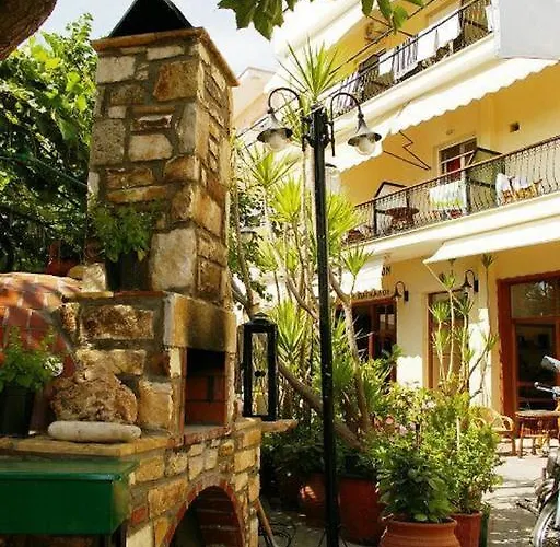 Guest house Piatsa Michalis 4*