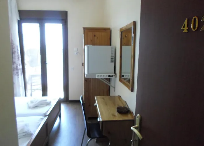 Piatsa Michalis Guest house Potos