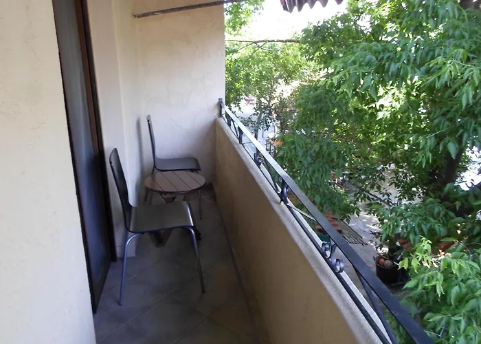 Piatsa Michalis Guest house Potos